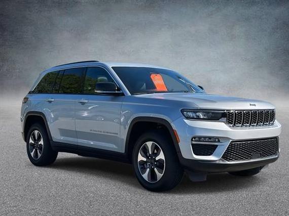 JEEP GRAND CHEROKEE 2024 1C4RJYB65RC133482 image